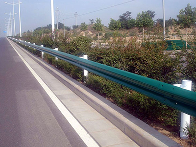 1563937908448219.jpg 防撞護(hù)欄板1.jpg