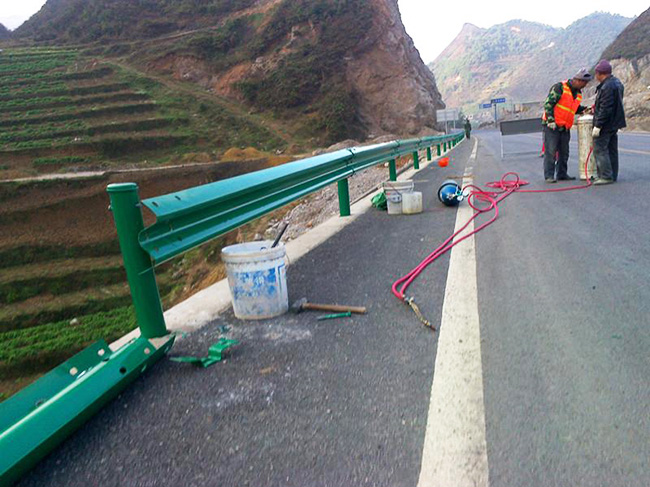 1563938383116762.jpg 高速公路波形護欄.jpg